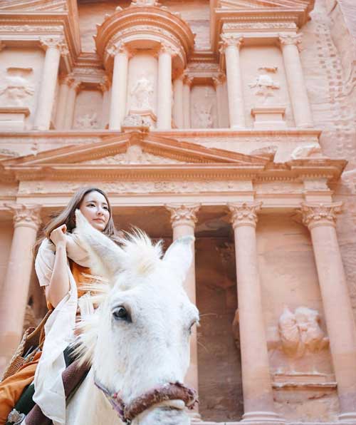 Petra Treasury Hoarse ride 